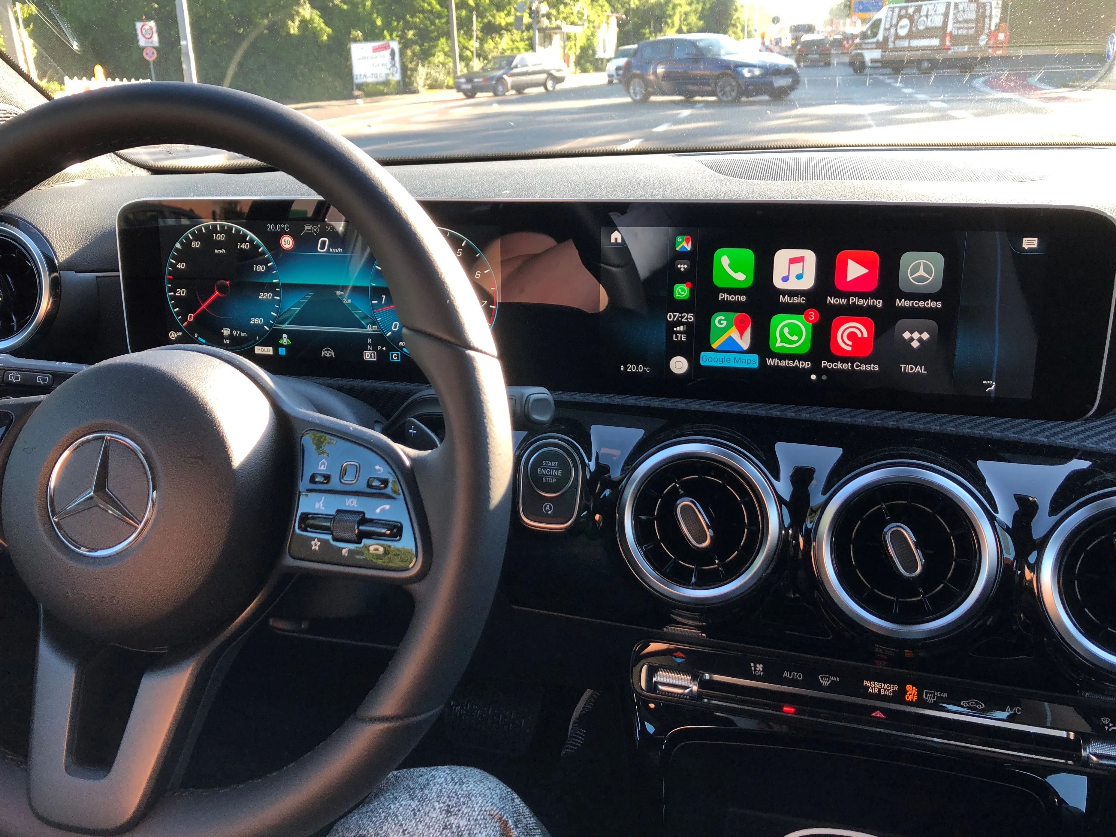 Mercedes MBUX Apple Carplay