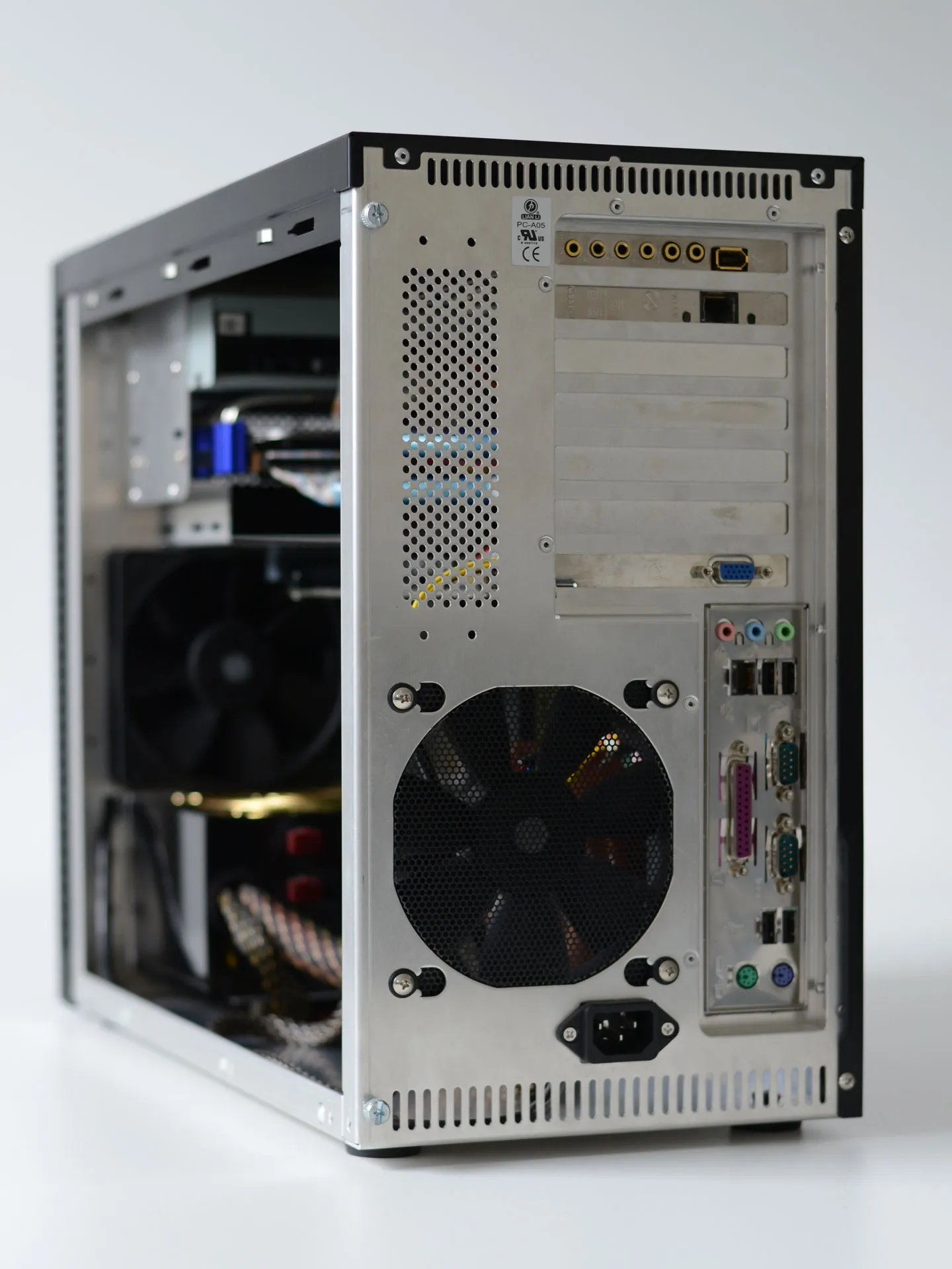 lian li PC-A05